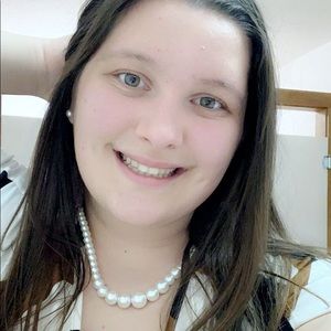 Meet your Posher, Ashlee